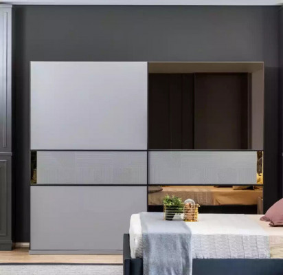 Elegante slaapkamermeubels. Moderne ontwerpen in warme donkere tinten.
