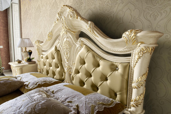 Klassiek bed Luxe Chesterfield hout Slaapkamer Hotel Barokmeubels Bedden