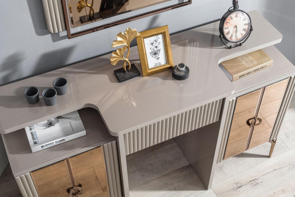 Perfecte slaapkamer set kaptafel met spiegeldesign luxe nieuw