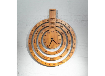 Luxe houten wandklok in vintage stijl met antieke afwerking en slinger
