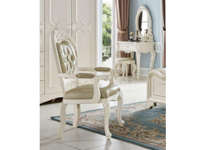 Klassieke Beige Chesterfield Stoel in Barokstijl, éénzitter Exclusieve Leren Stoel.