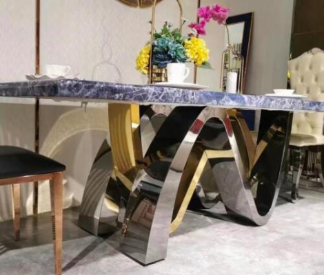 Eetkamer zuilen tafels Italiaanse meubels restaurant eettafel tafel luxe nieuw.