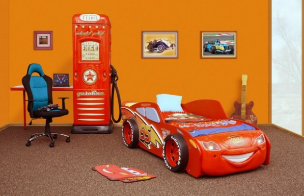 Bed met matrasje kinderbed auto voertuig sportwagen verlichting MCQUEEN
