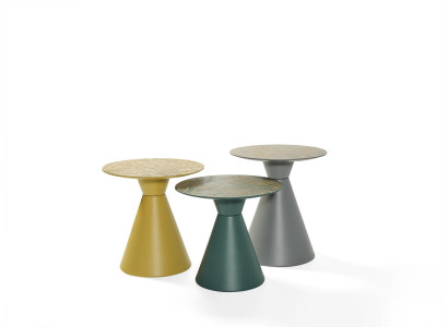 Luxe set van 3 designertafels van natuurlijk hout voor de woonkamer.