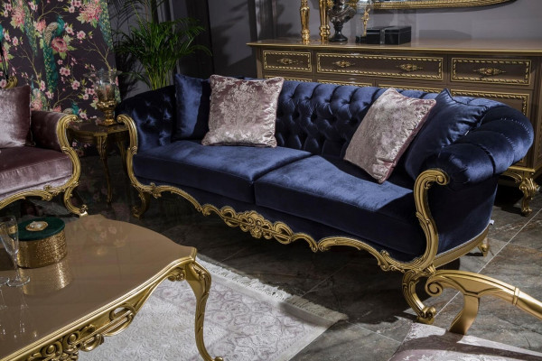Chesterfield driezitsbank in een luxueuze blauwe kleur voor de woonkamer