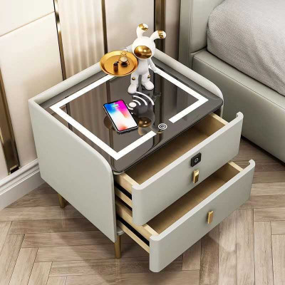 Slimme Tafel met intelligente lade in uw slaapkamer interieur.