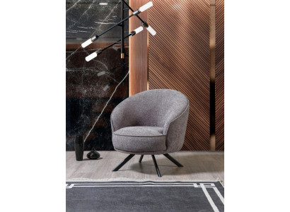 Moderne grijze fauteuil met roestvrijstalen poten, stoffen bekleding van polyester, en geschikt voor één persoon.