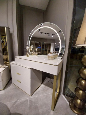 Toilettafel Set met spiegel Slaapkamermeubilair Ontwerp Kruk 3-delige Nieuw