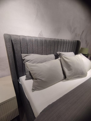 Luxe bed met bank Exclusief design en hoogwaardige afwerking.