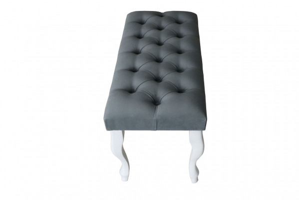 Chesterfield zitkussen bank zitbank stof houten stijl voetenbankje