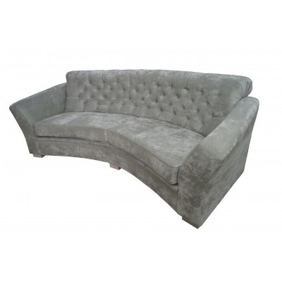 Driepersoons halfronde Chesterfield gestoffeerde bank beige.