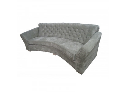 Driepersoons halfronde Chesterfield gestoffeerde bank beige.