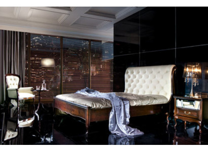 Chesterfield bed bedden tweepersoonsbed huwelijksbed Italiaanse meubels hout textiel leer
