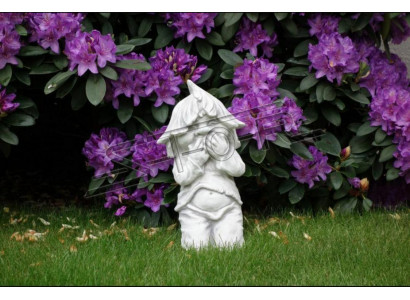 Jong zittend decoratief figuur standbeeld beeldhouwwerk standbeelden tuin