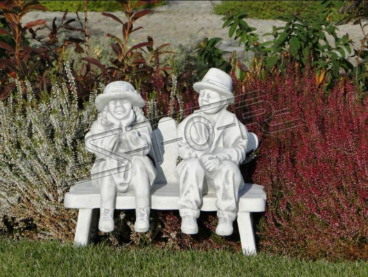 Jong zittend figuur standbeeld beeldhouwwerken sculptuur standbeelden tuindecoratie S105002