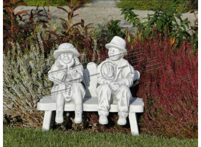 Jong zittend figuur standbeeld beeldhouwwerken sculptuur standbeelden tuindecoratie S105002