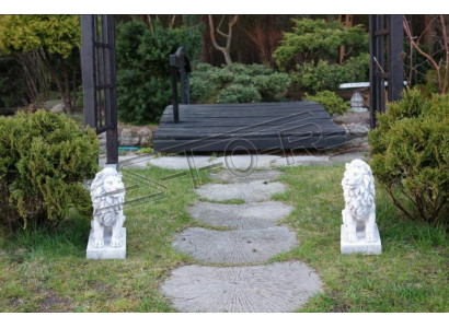 Leeuw tuinbeeld terras tuindecoratie sculptuur figuren beelden standbeelden.