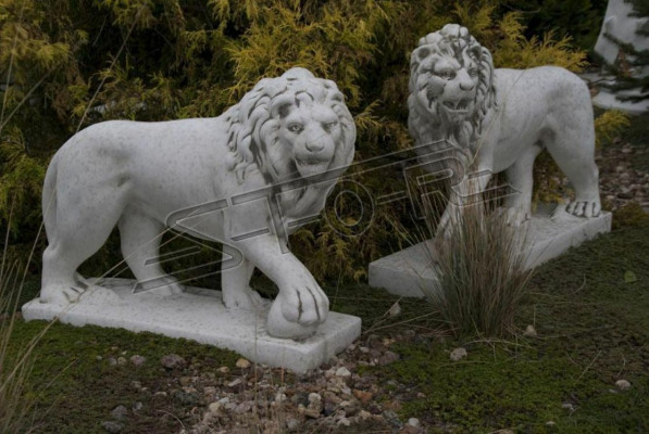 Leeuw tuinbeeld terrastuin sculptuur figuren sculpturen