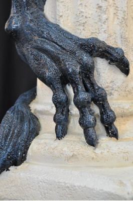 Ontwerp Kolom van Gragol Gotische Zuilen Sculptuur Sculpturen Bloemenstandaard