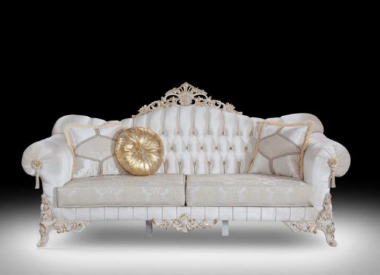 Luxe bankstel voor de woonkamer in klassieke stijl in de kleur wit.