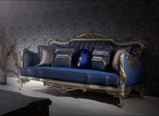 Exquise klassieke sofa voor de woonkamer met gouden patronen