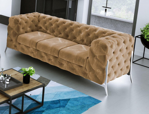 Chesterfield driepersoons comfortabele designer woonkamerbank met 3 zitplaatsen.