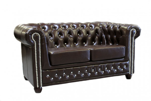 Klassieke Chesterfield tweezitsbank van textiel sofa in bruin ontwerp.