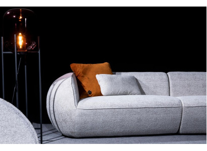 Woonkamerset, vijfzits fauteuil, gestoffeerde bank, meubeldesign, 2 stuks.   Woonkamerset, vijfzits fauteuil, gestoffeerde bank, meubeldesign, 2 stuks.