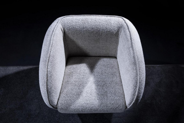 Woonkamerset, vijfzits fauteuil, gestoffeerde bank, meubeldesign, 2 stuks.   Woonkamerset, vijfzits fauteuil, gestoffeerde bank, meubeldesign, 2 stuks.