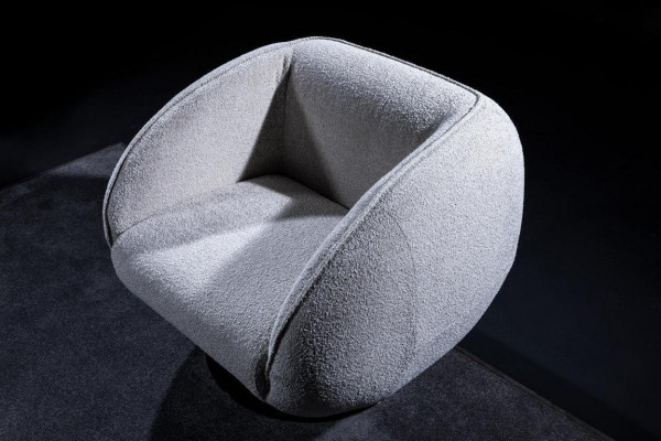 Woonkamerset, vijfzits fauteuil, gestoffeerde bank, meubeldesign, 2 stuks.   Woonkamerset, vijfzits fauteuil, gestoffeerde bank, meubeldesign, 2 stuks.