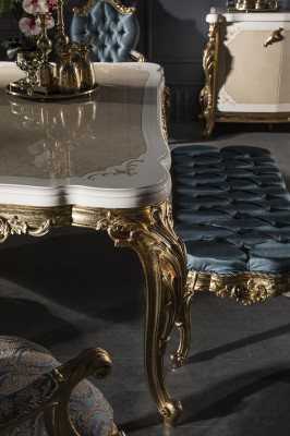 Moderne luxe eettafel, elegante tafel, klassieke eetkamertafels, meubilair goud
