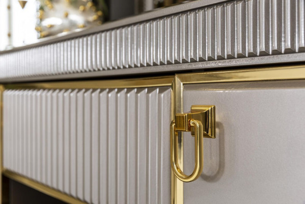Slaapkamer set Wit Kaptafel Spiegel Mooie Kruk Hout Elegant Nieuw 3-delig.