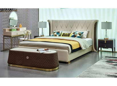 Stel luxe leren bedden in de slaapkamer in met 2 nachtkastjes en een tweepersoonsbed.