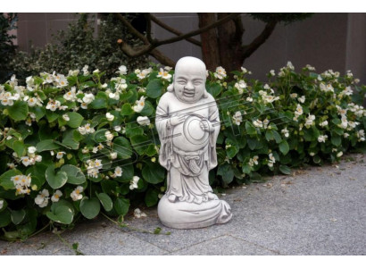 Beeld van Boeddha in steenlook. Groot beeld voor decoratieve tuin.