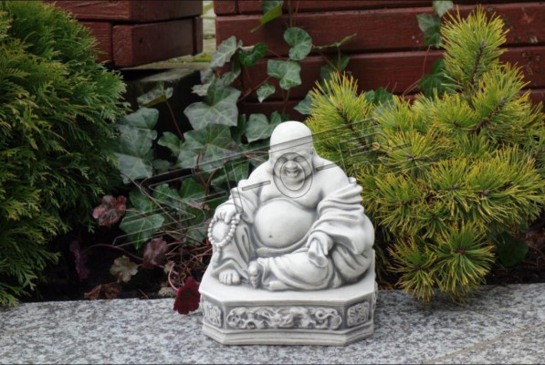Buddha sculptuur in steenlook. Grote decoratieve sculptuur voor in de tuin.