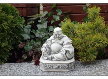 Buddha sculptuur in steenlook. Grote decoratieve sculptuur voor in de tuin.