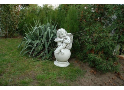 Engel Bal Standbeeld Figuur Figuren Standbeelden Sculptuur Sculpturen Tuin