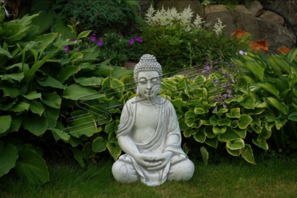Beeld Boeddha sculptuur in steenlook. Groot beeld voor decoratieve tuin.