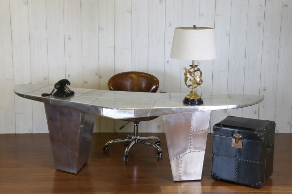 Bureau computer tafel kantoor aluminium tafels piloten werkkamer.