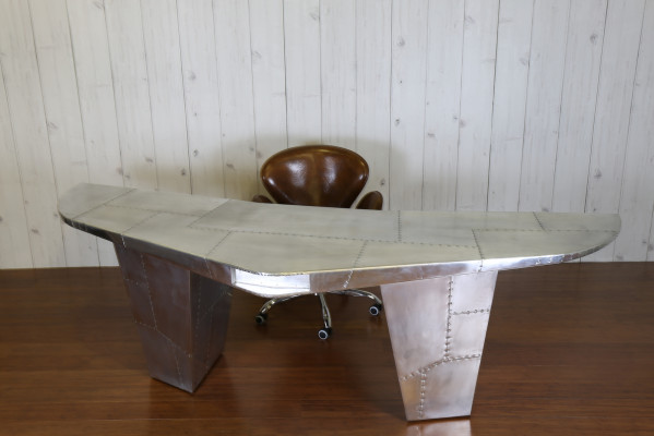 Bureau computer tafel kantoor aluminium tafels piloten werkkamer.