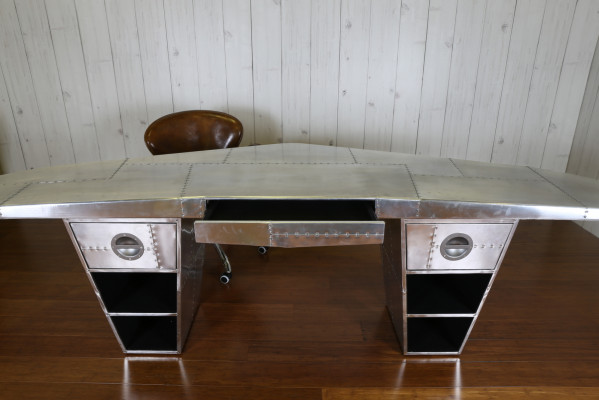 Bureau computer tafel kantoor aluminium tafels piloten werkkamer.