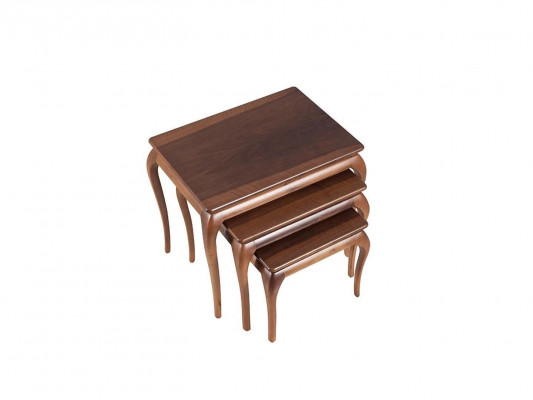 Woonkamer luxe houten meubels bijzettafel salontafel inrichting