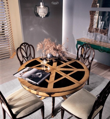 Meubel eettafel in antieke stijl Italiaanse eettafels Houten tafels Ronde tafels