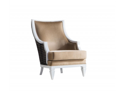 Lichtbeige fauteuil met armleuning, eenzits, houten frame houten armstoel