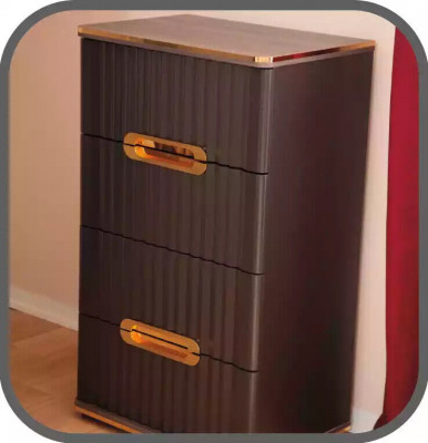 Ladenkast 4 laden dressoir bruin goud houten kast slaapkamer.