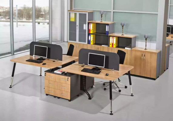Grote luxe bureau, kantoormeubilair, directeurscomputerbureau-ontwerp.