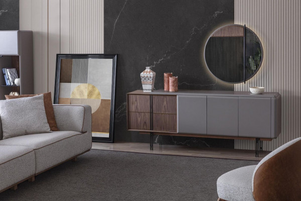 Eetservice bestaat uit eettafel, 4 stoelen en dressoir met spiegel 7-delig.