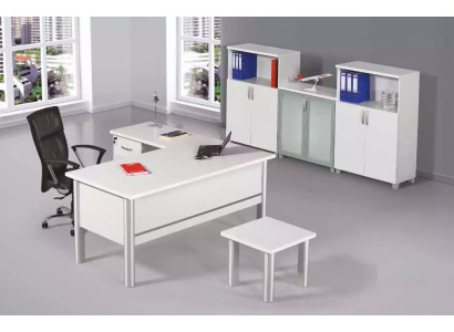 Heldere kantoor meubelen kantoorinrichting tafel salontafel archiefkast 3-delig