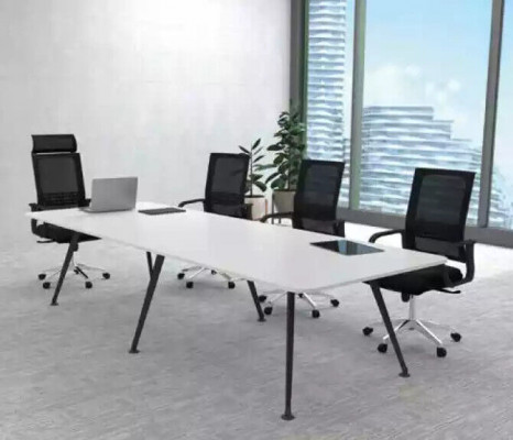 Witte vergadertafel conferentietafel thuiskantoor inrichting stijl