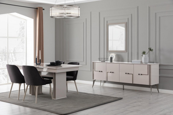 Oudwitte eetkamerset Grote eettafel 4x textiel stoelen dressoir